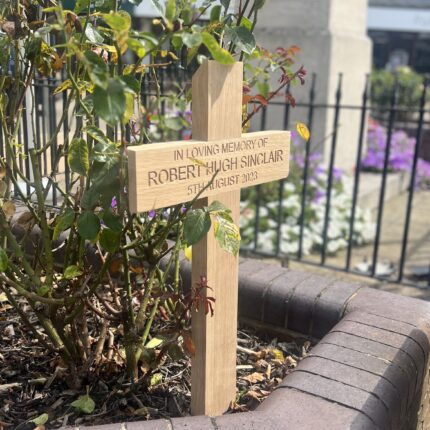 Natural-Harmony-Oak-Cross-for-natural-burial-grounds